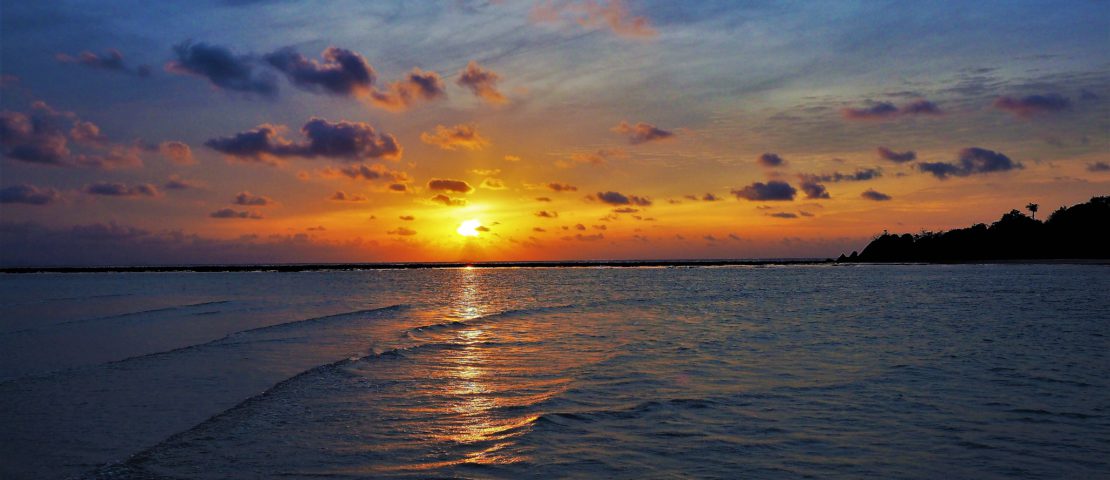 Sunset Bawah Island, Indonesia