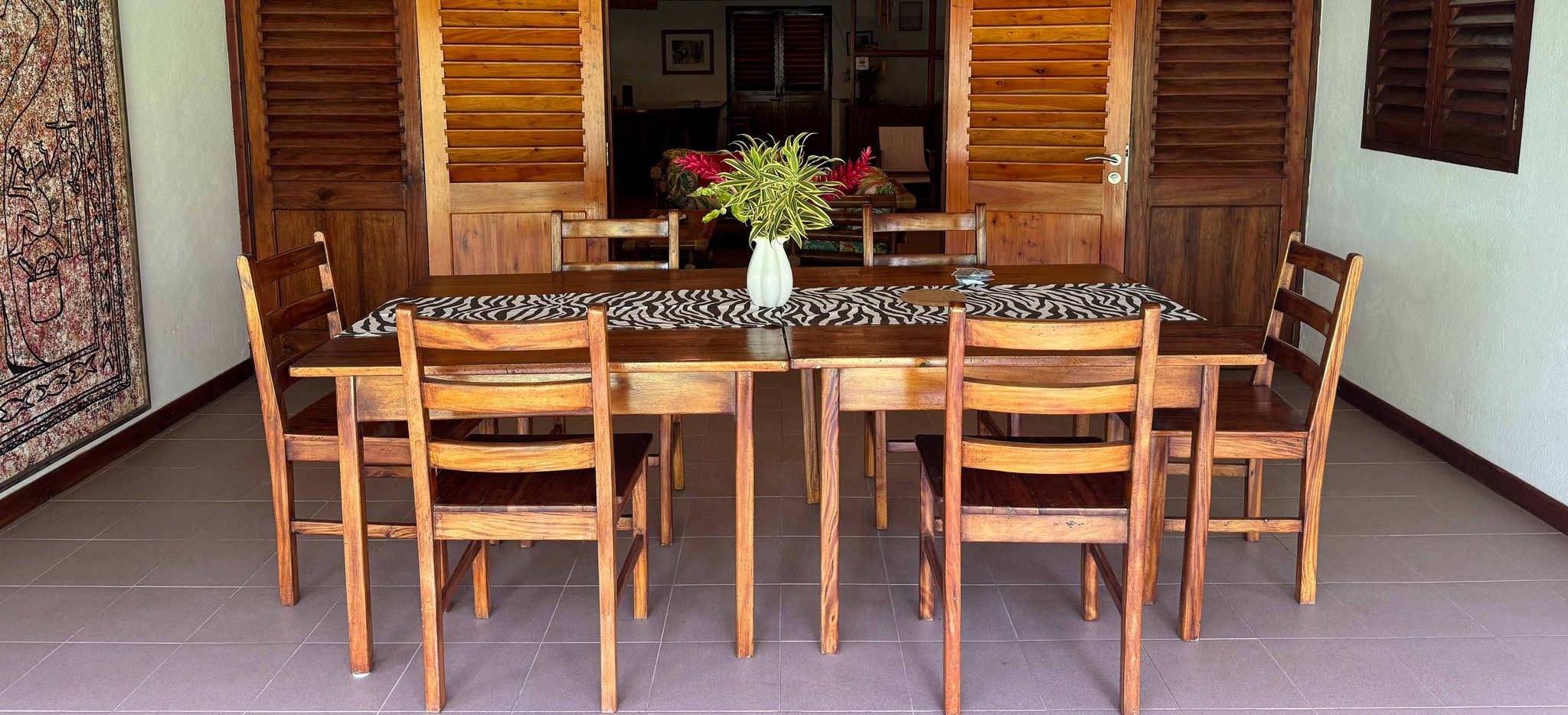 Trauminsel Reisen - Villa Bambou Esstisch auf der Veranda