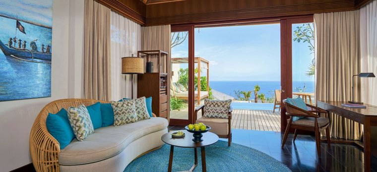 Wohnliches Wohnzimmer des Hotelzimmer One Bedroom Cliff Villa im Hotel Six Senses Uluwatu auf Bali