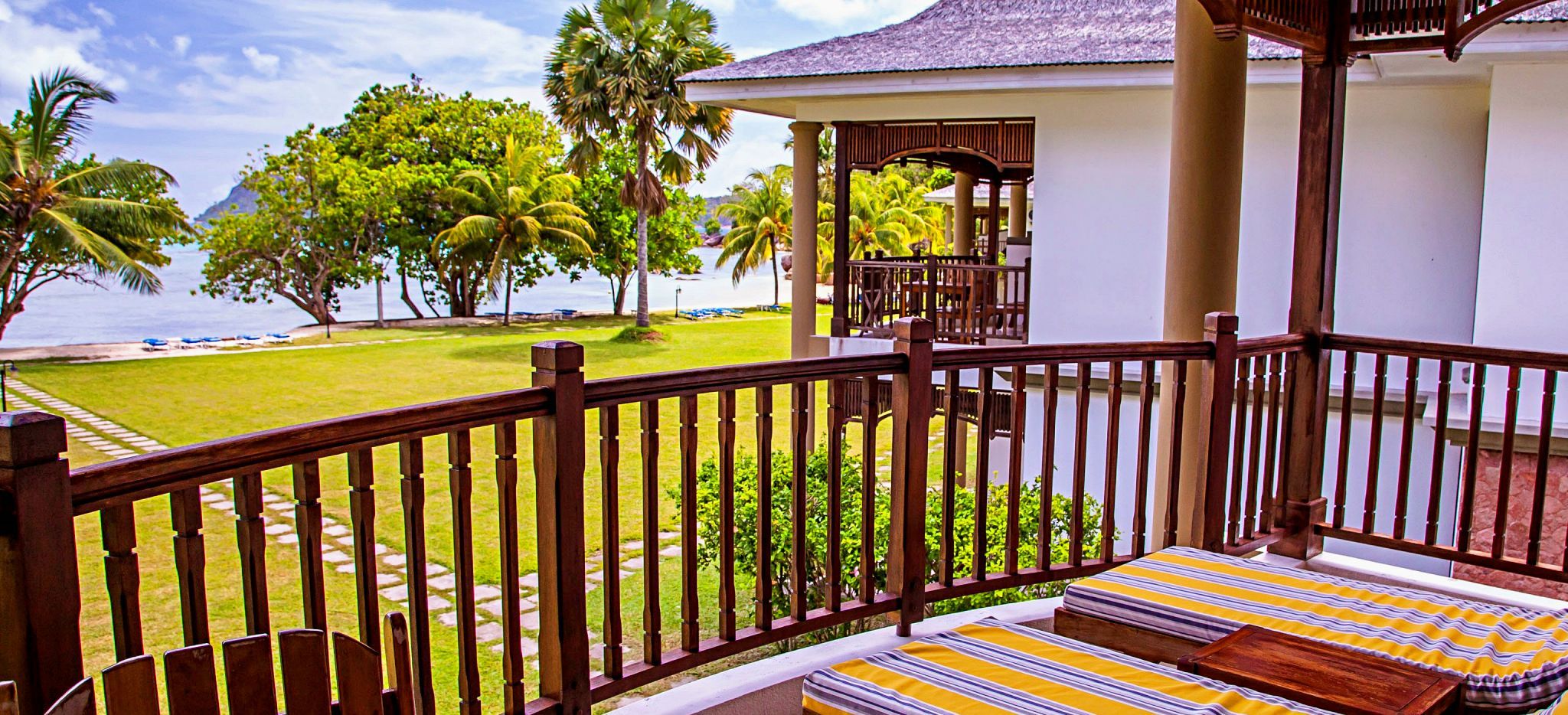 Aussicht von der Terrasse einer Beachfront Deluxe Villa