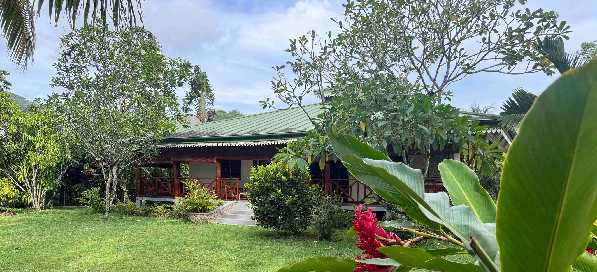 Trauminsel Reisen - Garten der Villa Bambou