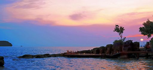 Landzunge im Meer vor dem Sonnenuntergang auf der Insel Krabey Island
