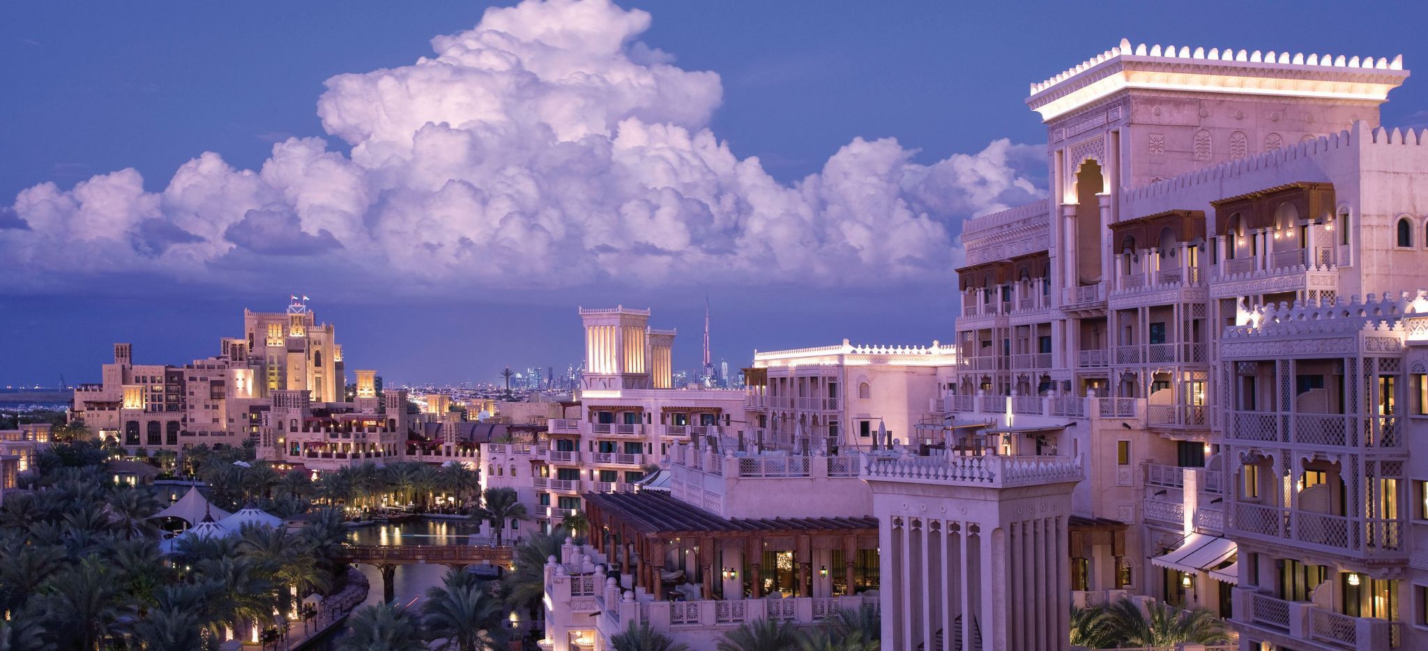 Die Hotels Madinat Jumeirah Al Qasr und Mina Al Salam von außen gesehen