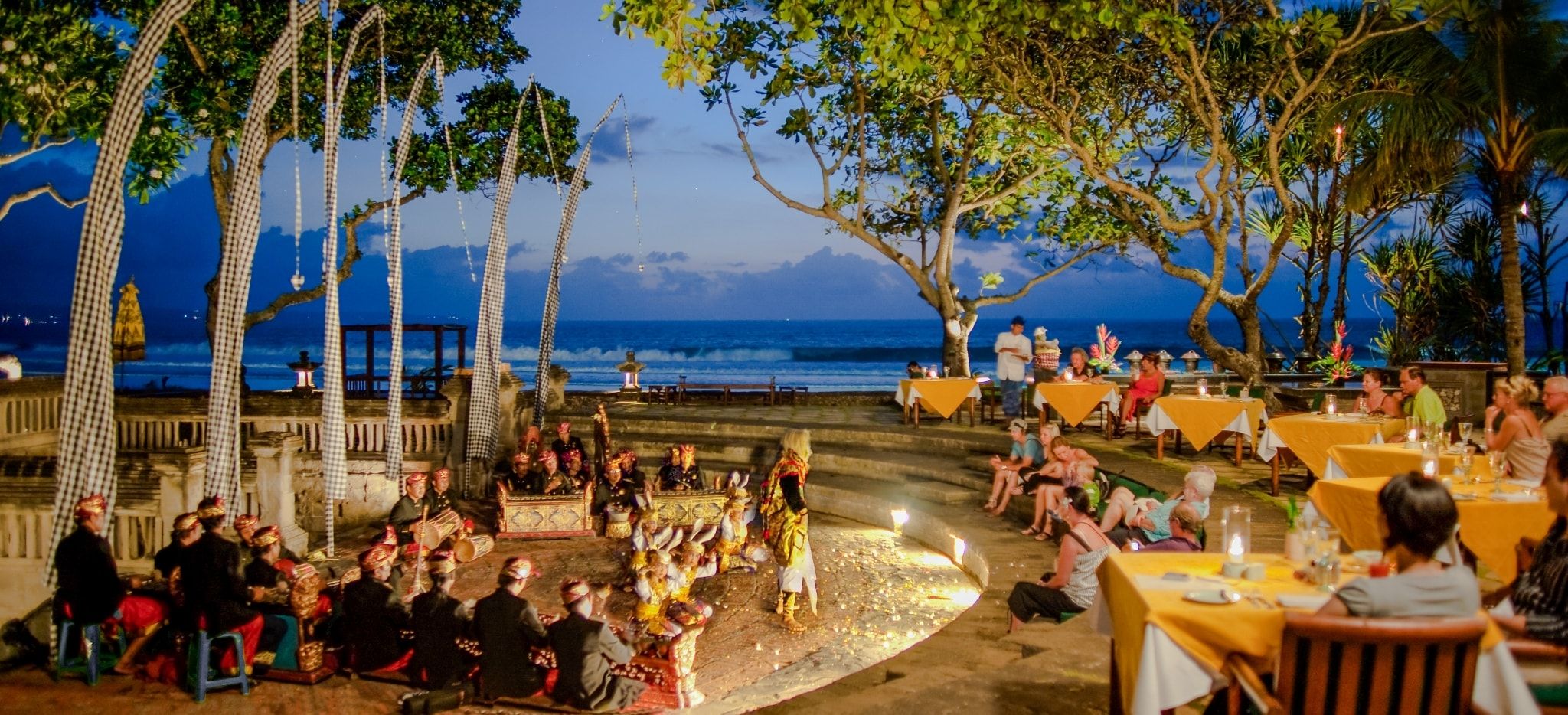Eine traditionell Balinesische Show im Amphitheater des Hotels Oberoi Bali