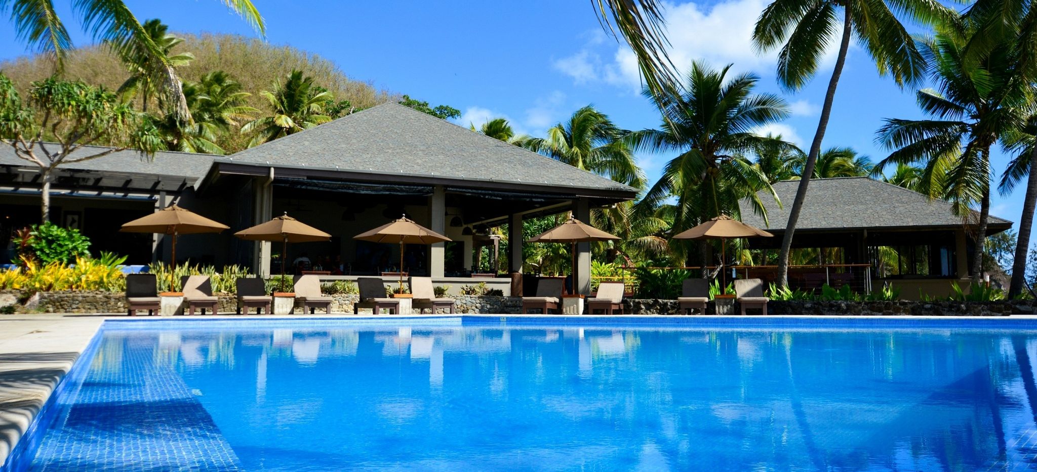 Hauptgebäude und Pool des Hotels Yasawa, Fiji