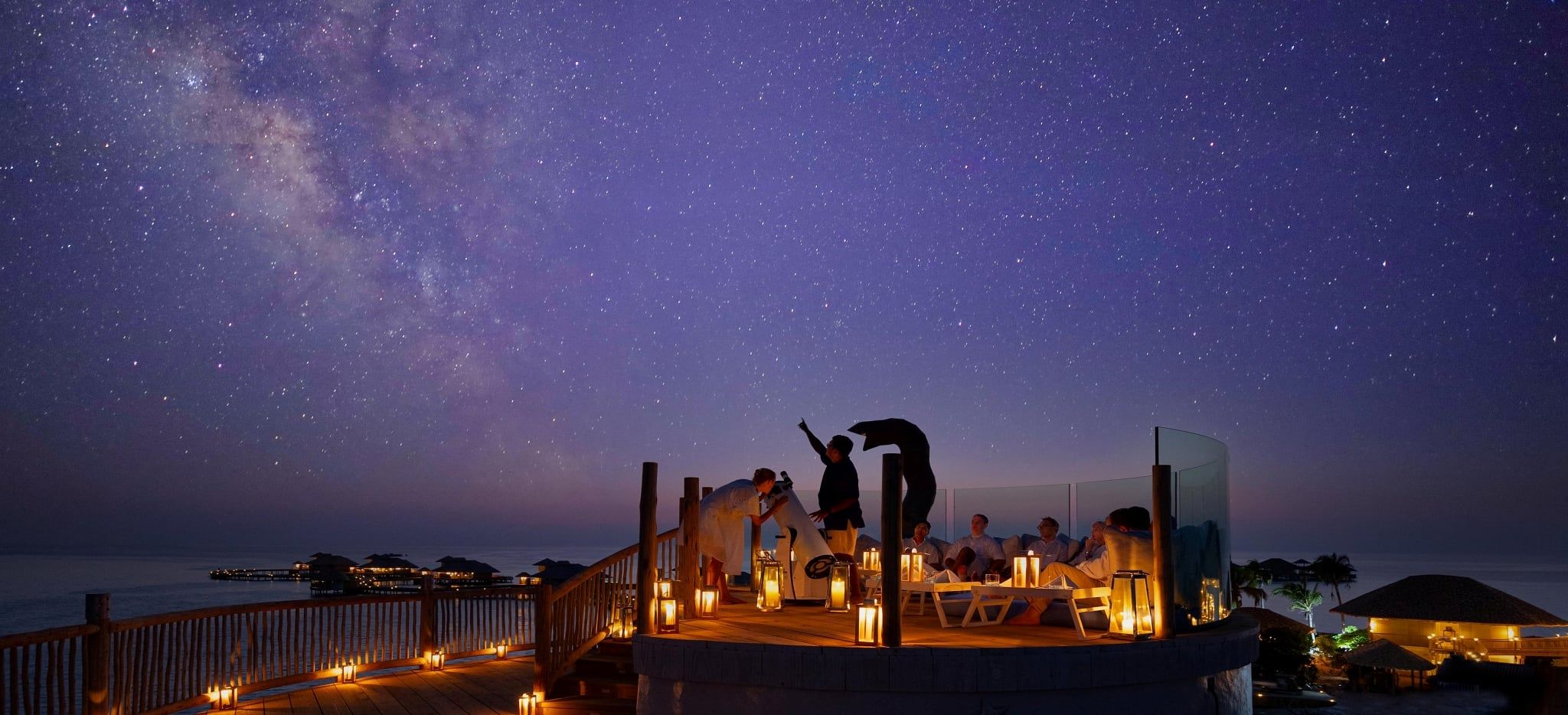 Eine Sternenbeobachtung in der Sternwarte des Hotels Soneva Secret auf den Malediven