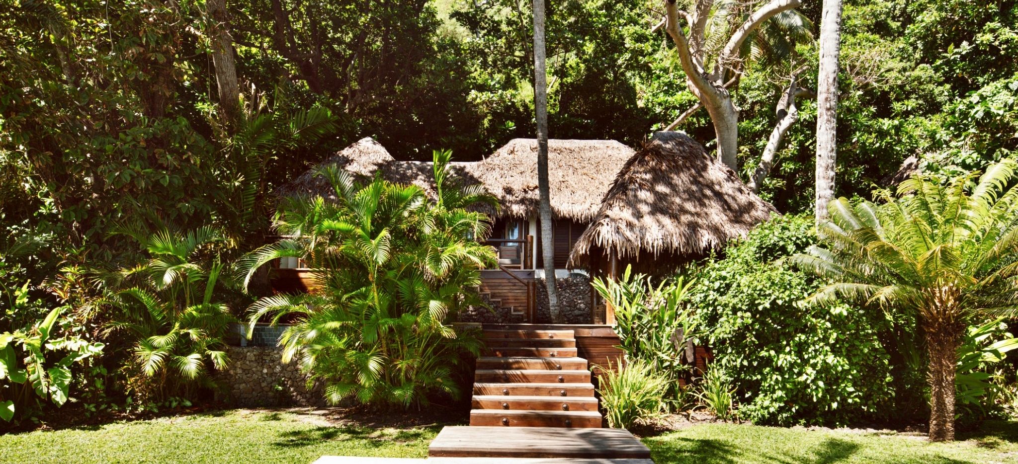 Bungalow umgeben von Grün, Tokoriki, Fiji